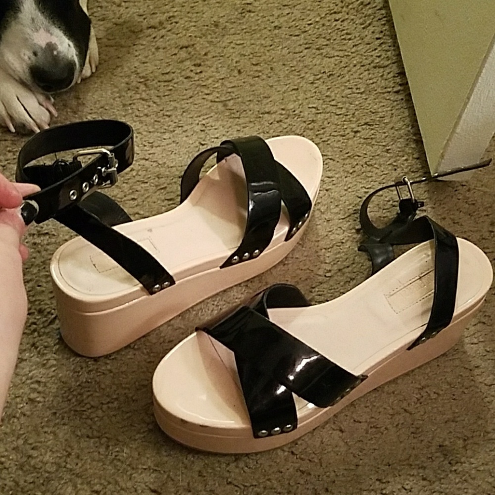 Platform pink strappy sandals